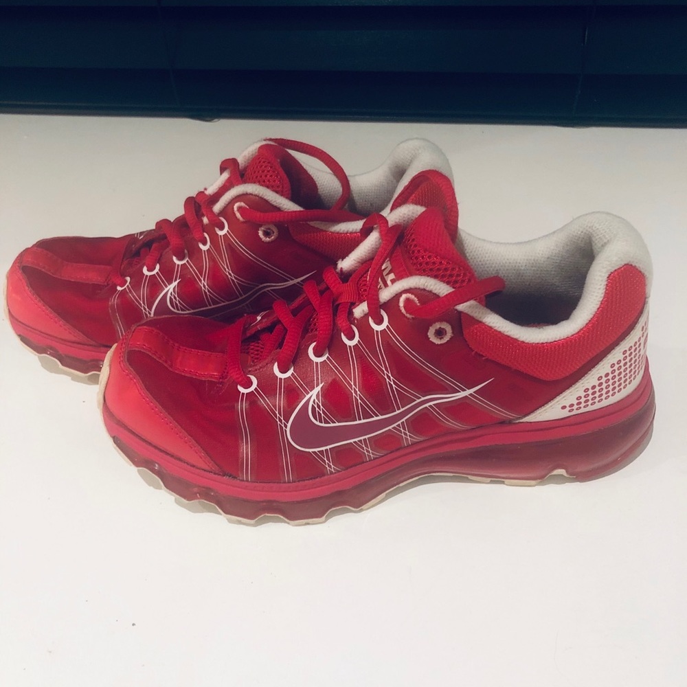 PINK ladies Nike Air Max size 6Y 💋💋💋